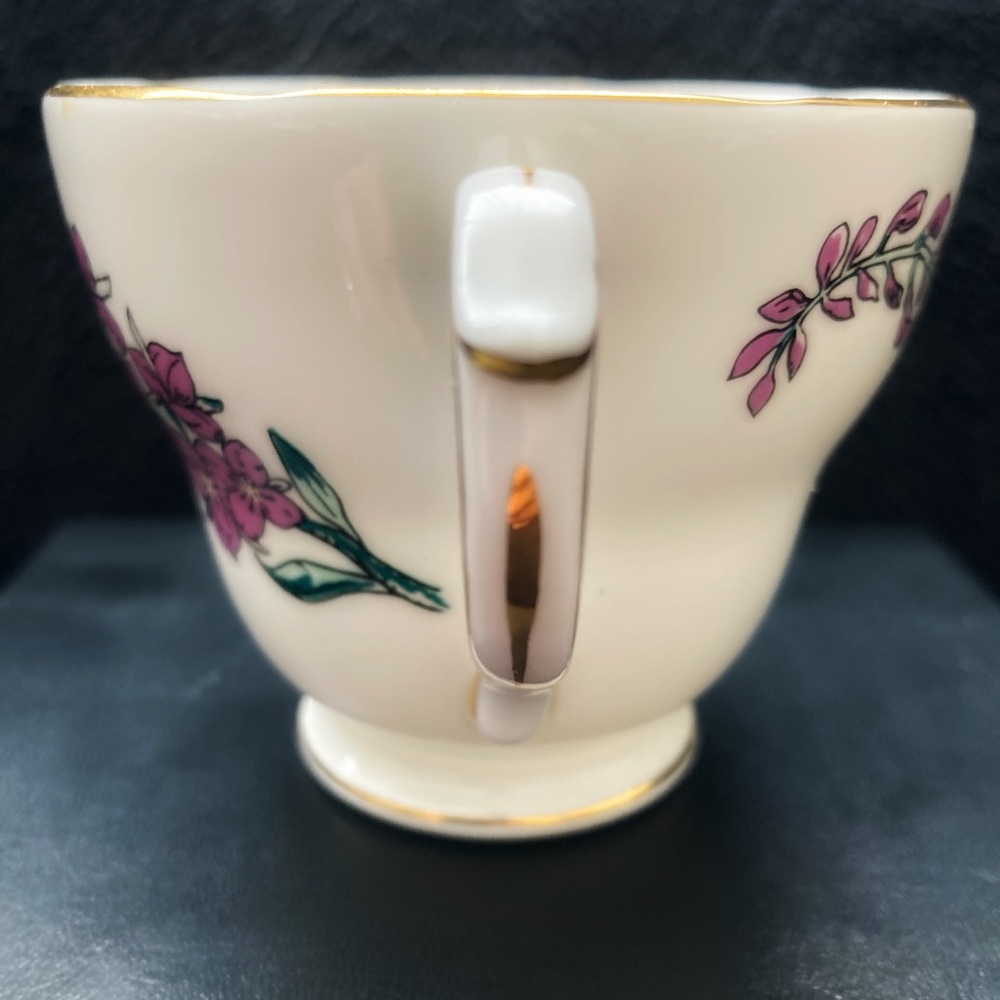 VINTAGE FIREWEED DUCHESS ENGLAND BONE CHINA FIREWEED GOLD TRIM 2 7/8" TEA CUP - Picture 2 of 4